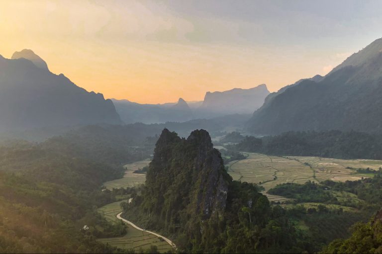 Laos für Anfänger – Koste das erste „Laab“
