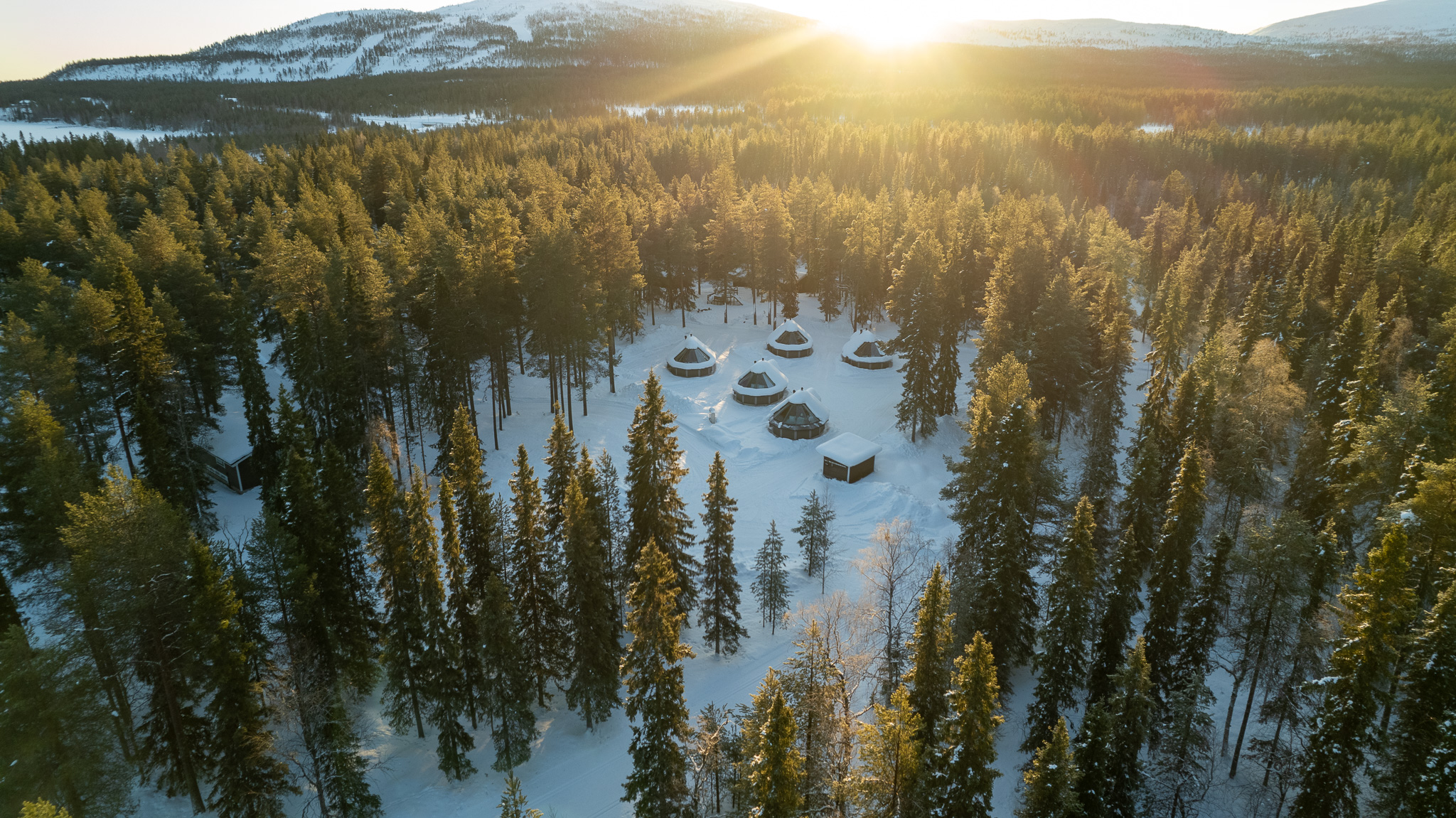 Übernachten im Glas Iglu in Lappland – Unsere Hotel-Tipps für deine Reise zu den Nordlichtern
